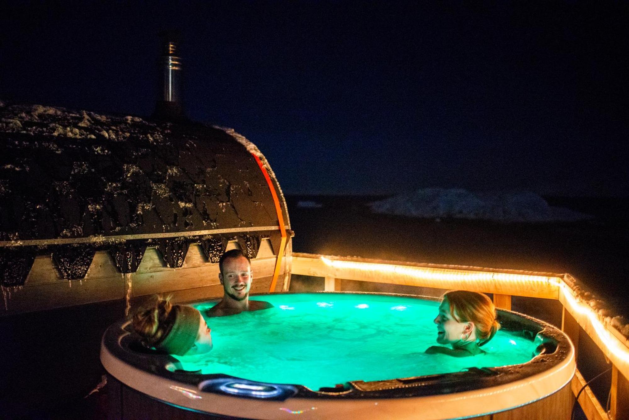 Отель Aurora Hut By Inuktravel Нуук Экстерьер фото